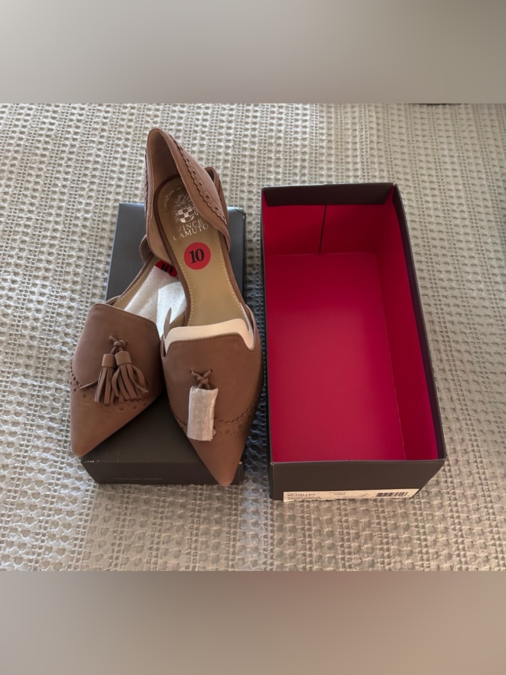 NWOT Vince Camuto Suede Tan Pointed-Toe Tassel Loafers 10M
